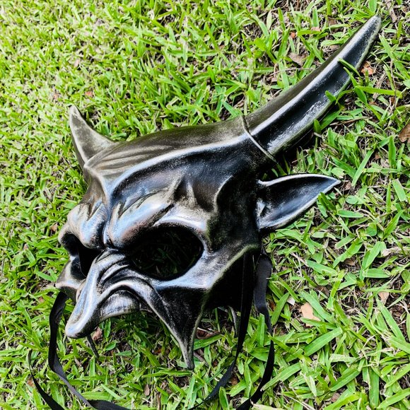 Dark Silver Devil Demon Halloween Party Masquerade Full Face Mask - Picture 2 of 3